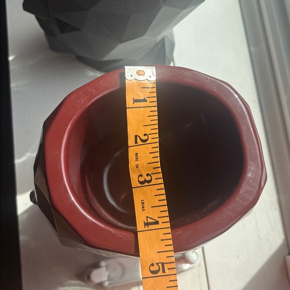 Vondom Geometric Face Planter in Garnet - Picture 7 of 7